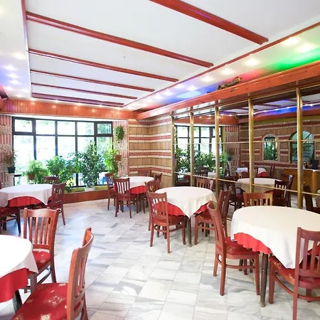 Family Flora Hotel Nesebăr