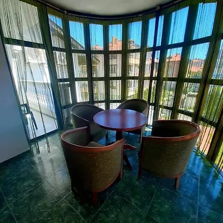 Family Flora 2* Nesebăr