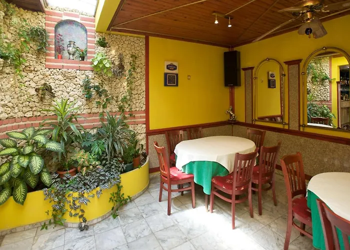 Family Flora Szálloda Neszebar