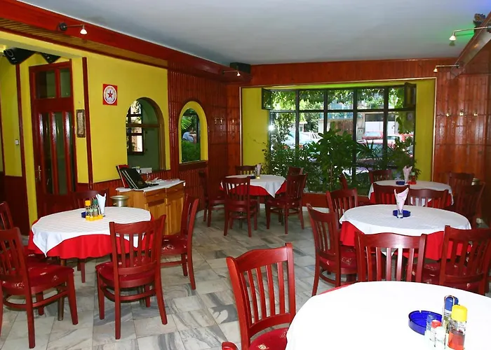 Szálloda Family Flora 2*